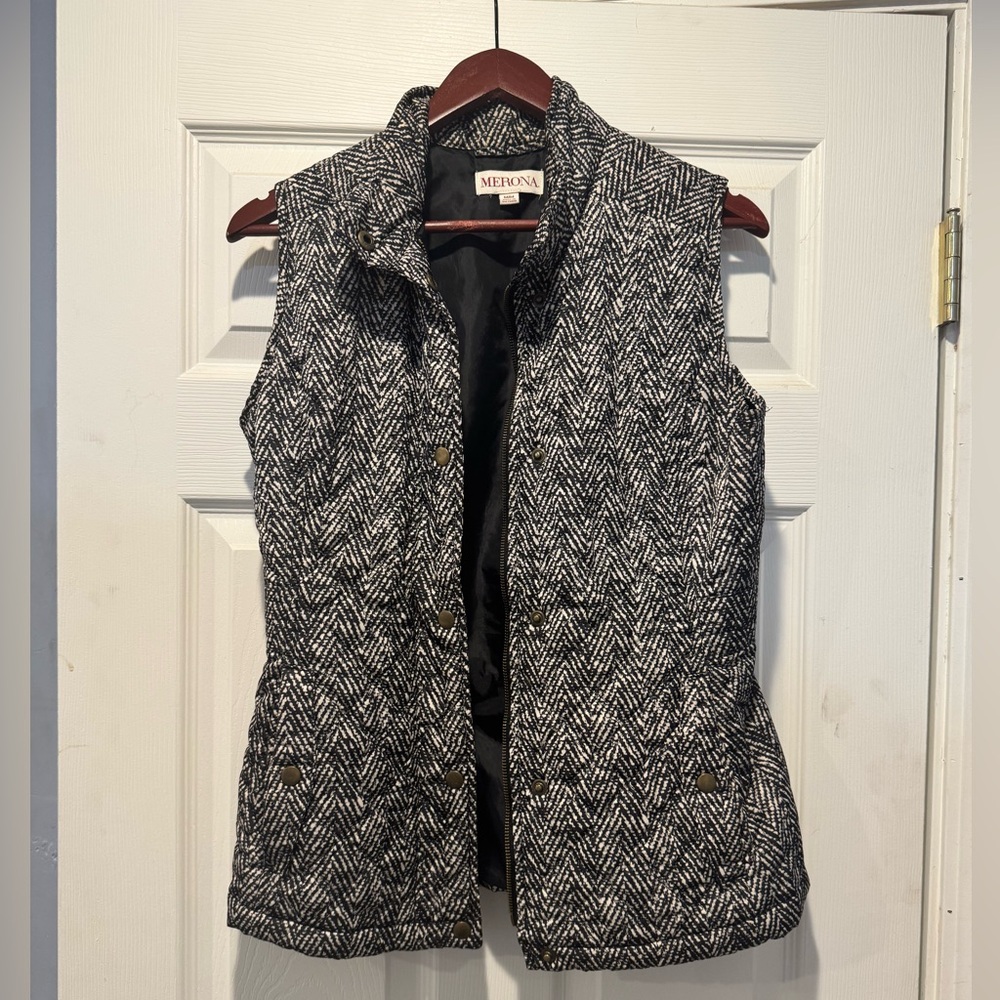 Merona M vest